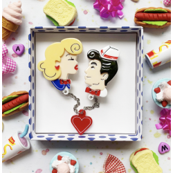 Belle & Beau Kiss - Rockabilly Brooch